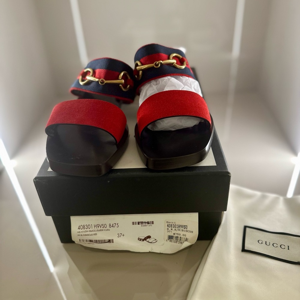 Brand new Gucci sandals with gold detailing 37+ - Picture 6 of 7